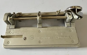 Vintage Wilson Jones Hummer Three Hole Paper Punch - Picture 1 of 7