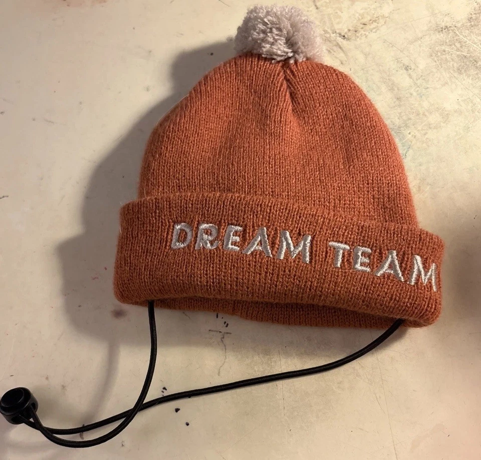 Sombrero de invierno naranja para perro con soplo y correa ajustable elástica “Dream Team” nuevo Foto 1 de 1