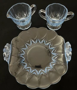 New Martinsville's Janice Blue~Sugar & Creamer~Dessert Tray w/Upturned Sides - Picture 1 of 12