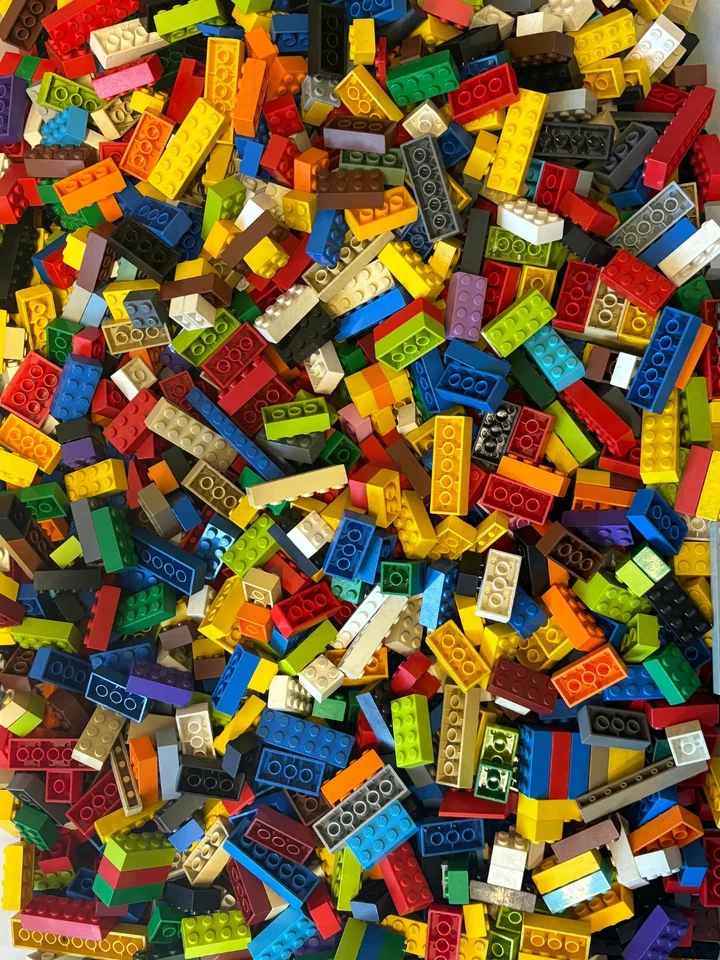 100 LEGO Basic Bricks Blocks Sizes 1x1 1x2 2x2 2x3 2x4 bulk lot mix colors - Image 1 of 1