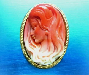 1960s KENNETH J LANE KJL FAUX CORAL GOLD PLATE DIMENSIONAL BROOCH PENDANT LB7 - Picture 1 of 5