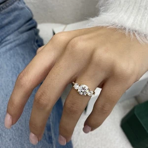 Diamond Ring IGI Certified VS1 F Round 2.2 Ct Labcreated 18K Yellow Gold 3 Stone - Picture 1 of 9