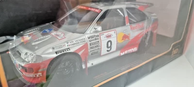 Ford Escort RS Cosworth Ari Vatanen 1994 Acrópolis Rally Car #9 escala 1/18 IXO Foto 1 de 4