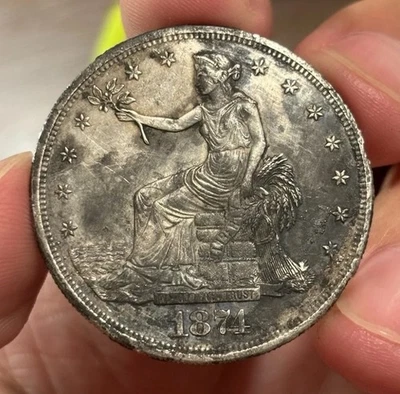 Moneda Americana 1874 $1 Dólar Comercial San Francisco COMO NUEVA Era Colonial Naufragio Antigua Foto 1 de 2