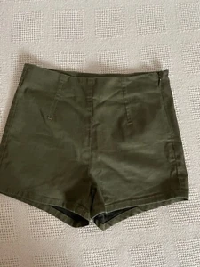 Short Gr:M kaki - Bild 1 von 2