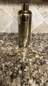 Illinois Illini gold tone Cocktail shaker & four matching Drink Sticks NEW - Picture 1 of 9