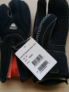 7mm 3-fingered  semi-dry mitts NEW M (Waterproof brand) - Picture 1 of 2