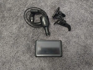 Garmin Nuvi 255W GPS Bundle Bluetooth Portable Maps 4.7"(Pre Owned) - Picture 1 of 3
