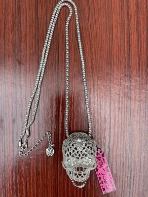 NUEVO CON ETIQUETAS Betsey Johnson Mandíbula Móvil Esqueleto Calavera Collar y Cadena Plata Estrás Foto 1 de 4