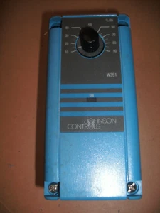 JOHNSON CONTROLS W351AA-2C HUMIDITY CONTROL - Picture 1 of 2