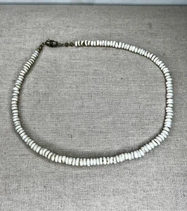 Antique Original 1970s Hawaiian 4-5mm Puka Shell 15” Choker Necklace. - Picture 1 of 5