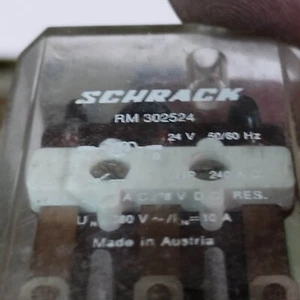 Relais SCHRACK  RM302524    24 V  Alt.  10A / 240V   RM 302524 3 RT        RL41 - Foto 1 di 6