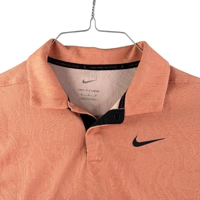 Camisa Polo Nike Tiger Woods Para Hombres Mediana Melocotón Adv Snap Dri-FIT Rendimiento de Golf Foto 1 de 4