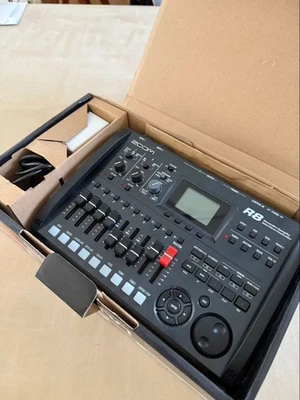 【excellent】ZOOM R8 Multi-Track Recorder Audio Interface Black with box - Image 1 of 3