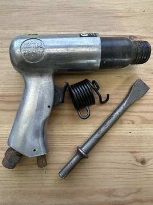 Martillo neumático central de barril medio con cincel Foto 1 de 3