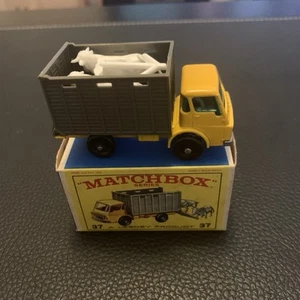 Lesney Matchbox No. 37 Dodge Cattle Truck with Cattle and Original Box! - Picture 1 of 12