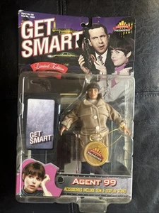 Exclusive Premiere Limited Edition Get Smart Action Figure Agent 99 - COA AUTO - Bild 1 von 2