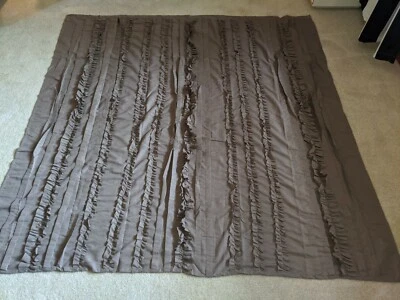 Cortina de ducha exuberante con volantes y pliegues color topo Foto 1 de 4