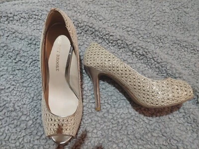 Audrey Brooke Women's Peep Toe Gold Metallic Stiletto Heel Pumps 7 1/2 👠 - Image 1 of 4