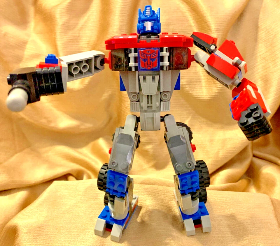 Kre-O 98812 OPTIMUS PRIME BUILD from Battle For Energon - Retired - Excellent - Image 1 of 4