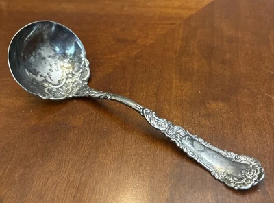 Antiguo cucharón cuchara plateada Rogers de la época victoriana del siglo XIX pátina envejecida Foto 1 de 4