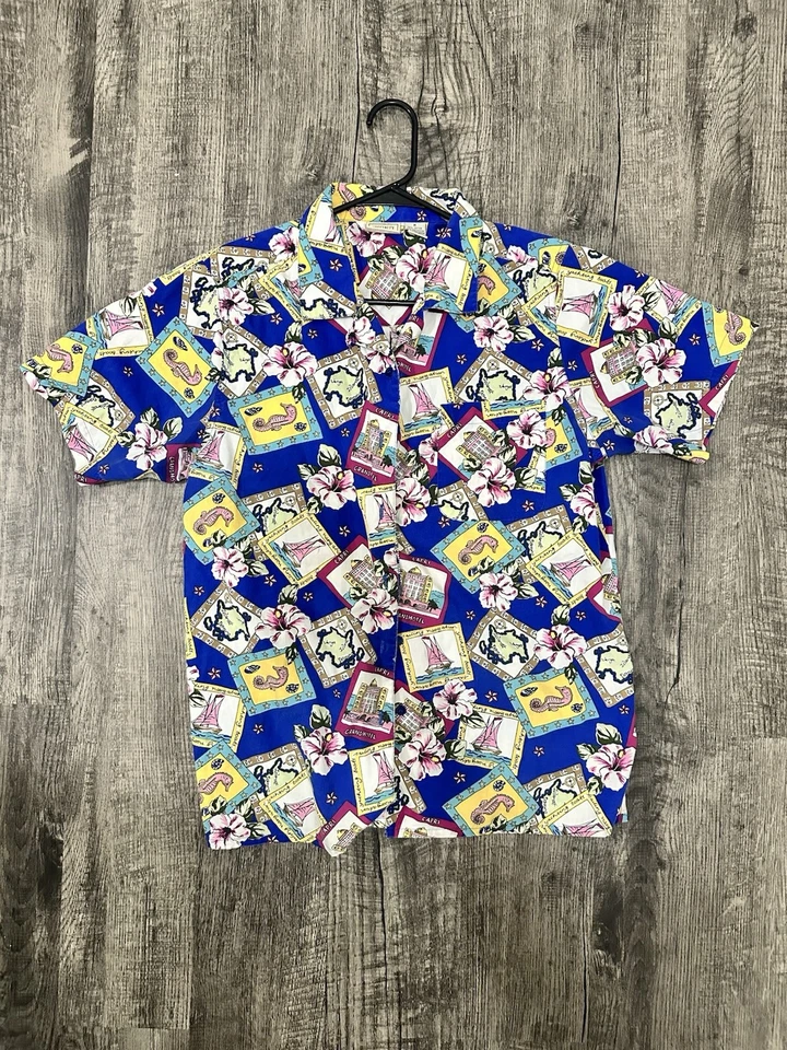 Camisa hawaiana vintage azul y blanca con ambiente retro #Camisa hawaiana Foto 1 de 4