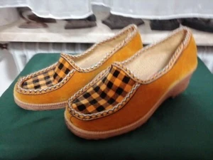 Orig. Vintage Hausschuhe, Gr. 38, ungetragen, caramel, orig. Wörishofer Fußbett - Bild 1 von 7