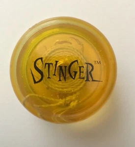 Stinger Yo-Yo with Scorpion, Yellow with Glitter - Picture 1 of 9