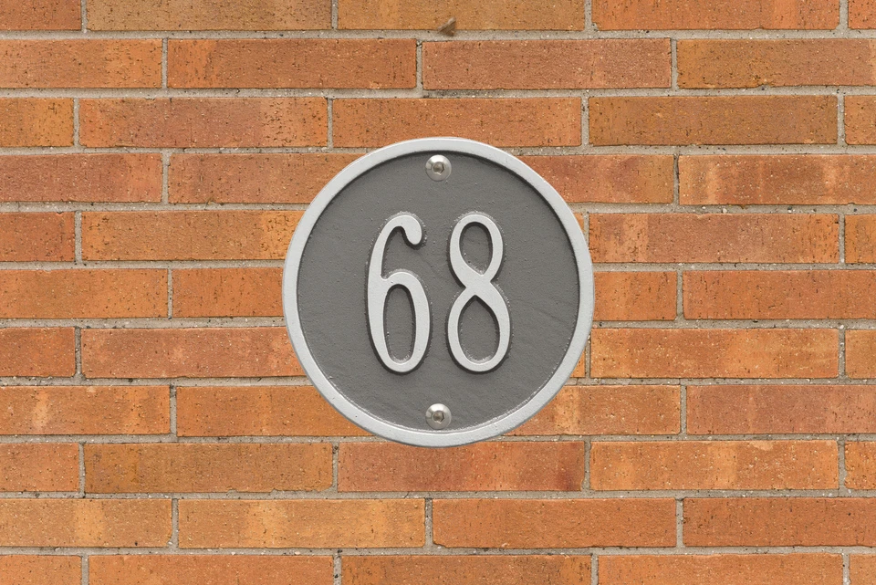 Placa de dirección personalizada redonda de 6" de diámetro Foto 1 de 1