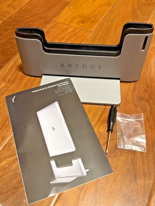 Brydge BRY15MBP Vertical Dock Stand for Apple Macbook Pro 15 inch 2016-2019 - Afbeelding 1 van 7