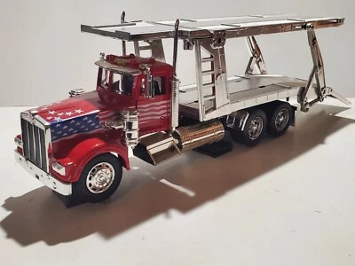 New Ray Peterbilt 379 Truck Car Auto Hauler 1:32 Scale Diecast Car Carrier - Image 1 of 4