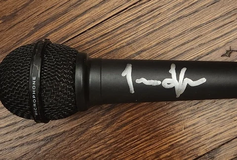 JAMES TAYLOR SIGNED MICROPHONE ROCK AND ROLL LEGEND W/COA+ PROOF RARE WOW Cover