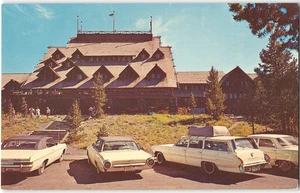 Postal de camioneta Old Fiel Inn Yellowstone National Park, Wyoming años 60 - Imagen 1 de 2
