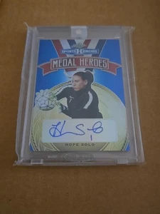 Hope Solo 2018 Leaf Sports Heroes Autograph Auto 4/6 Soccer United States USA - Picture 1 of 10