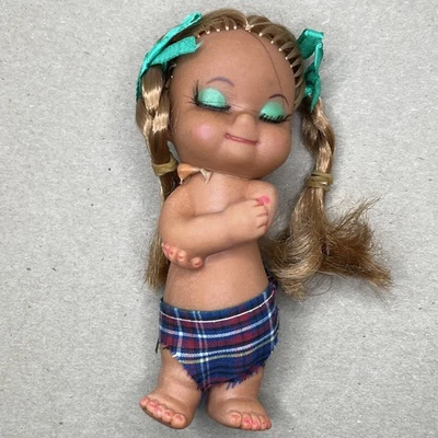 Muñeca De Colección Goma Hong Kong Aviada Kitschy Sun Bunny Moody Cutie Rubia Verde Foto 1 de 4