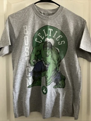 Camiseta Juvenil NBA Boston Celtics/The Hulk Marvel Comics “Angustiada” Talla M-¡NUEVA SIN ETIQUETAS! Foto 1 de 4