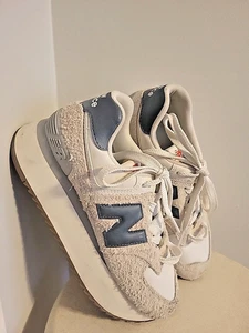 Zapatillas de gamuza New Balance 574 + Moonbeam gris ártico oscuro para mujer talla 7 - Imagen 1 de 10