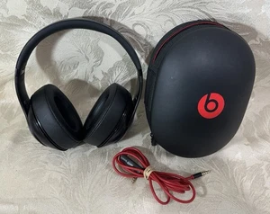 Beats Studio 2 Wireless Model B0501 Over the Ear Headphones - Black *New Pads* - Picture 1 of 19