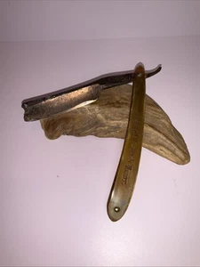 Vintage FREDERICK REYNOLDS Straight Razor Custom Horn - Picture 1 of 6