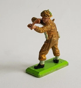 Britains Ltd Deetail WW2 Soldier - British Standing soldier Superb Near Mint - Picture 1 of 6