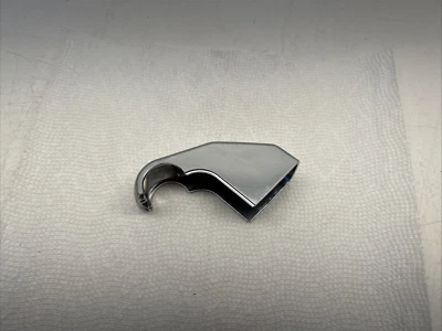 Tampa de dobradiça apoio braço dianteiro fabricante de equipamento original 2004 2005-2010 Audi A8 Quattro 4E0864277A - Imagem 1 de 4