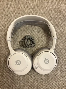 STEELSERIES Arctis Nova 1P Gaming Headset - White - Wired - Excellent Condition - Picture 1 of 2
