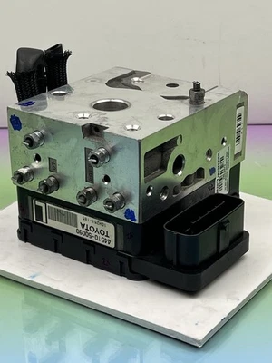 2007-2012 LEXUS LS460 ABS ANTI LOCK BRAKE PUMP ACTUATOR MODULE 44510-50090 OEM - Image 1 of 4