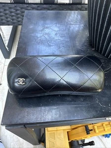 Chanel Sonnenbrille schwarz gesteppt Leder CC Logo Hartschalenetui - Bild 1 von 5