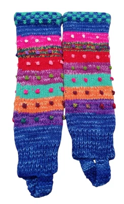 Botas de aquecimento andino tecidas em lã multicolorida por Andes Crafts - Imagem 1 de 4