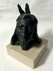 Rare Bronze Native American Indian Bust Sculpture Signed By Artist Siggy Puchta - Picture 1 of 11