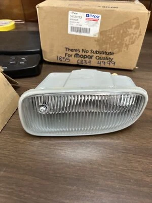 NOS OEM Fog Light Lamp Driver LH Jeep Grand Cherokee 55155137 1999-2003 - Image 1 of 4
