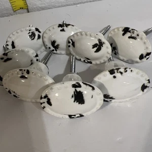 8 Distressed weiß Chippy Keramik Oval Knopf Schublade Ziehen ~ Schrank Kommode Dekor - Bild 1 von 5