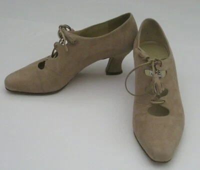 NINE WEST BEIGE SUEDE GHILLIES LEATHER LACE TIE PUMPS HEELS SHOES 7 M EUC - Image 1 of 4