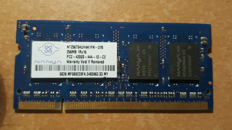 Nanya NT256T64UH4A1FN - 37B 256MB 1RX16 PC2-4200S - 444 - 12 - C2 - Image 1 of 1